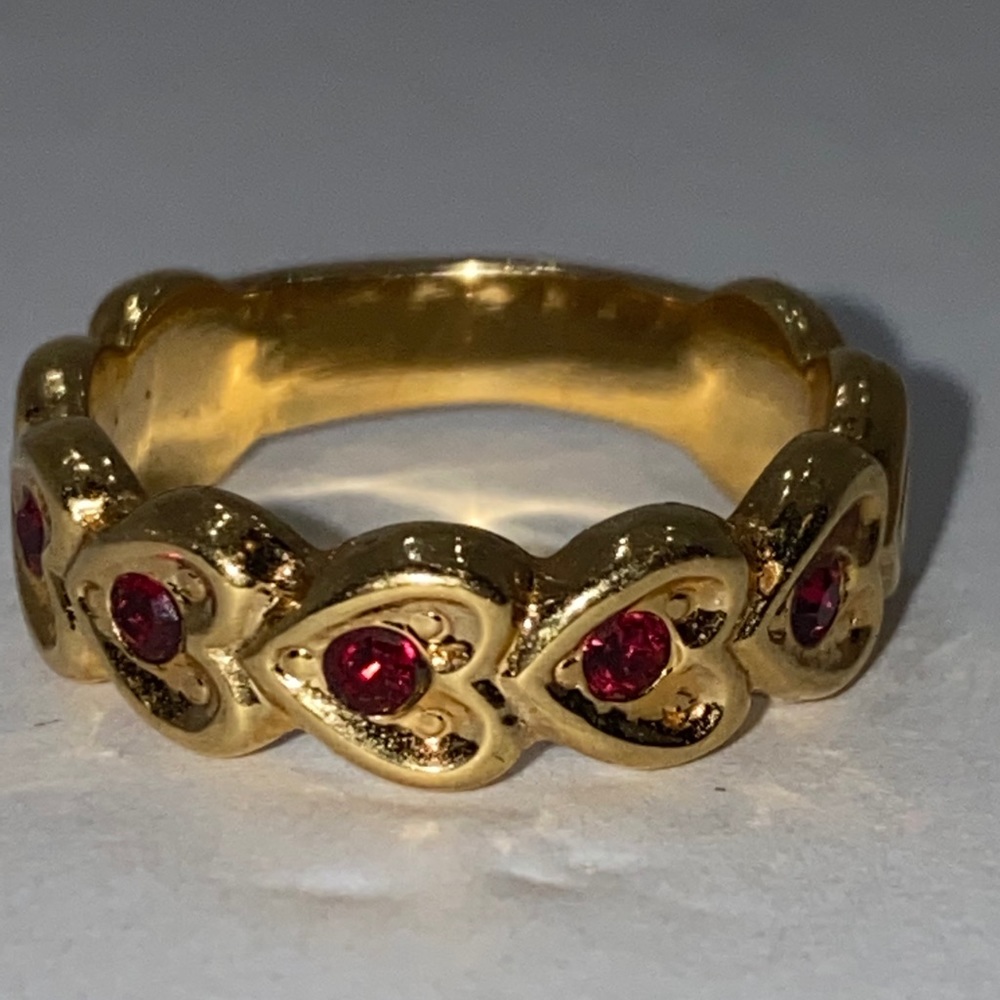 Vintage Avon gold tone heart ring red ruby RS Sz 6